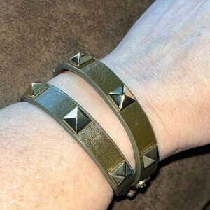 Stella & Dot reversible army green/brown studded double wrap bracelet